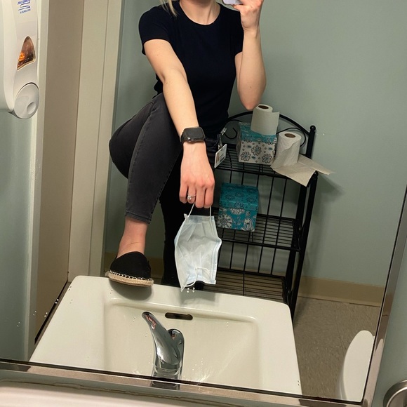 Meet your Posher, Tori - Picture 1 of 1